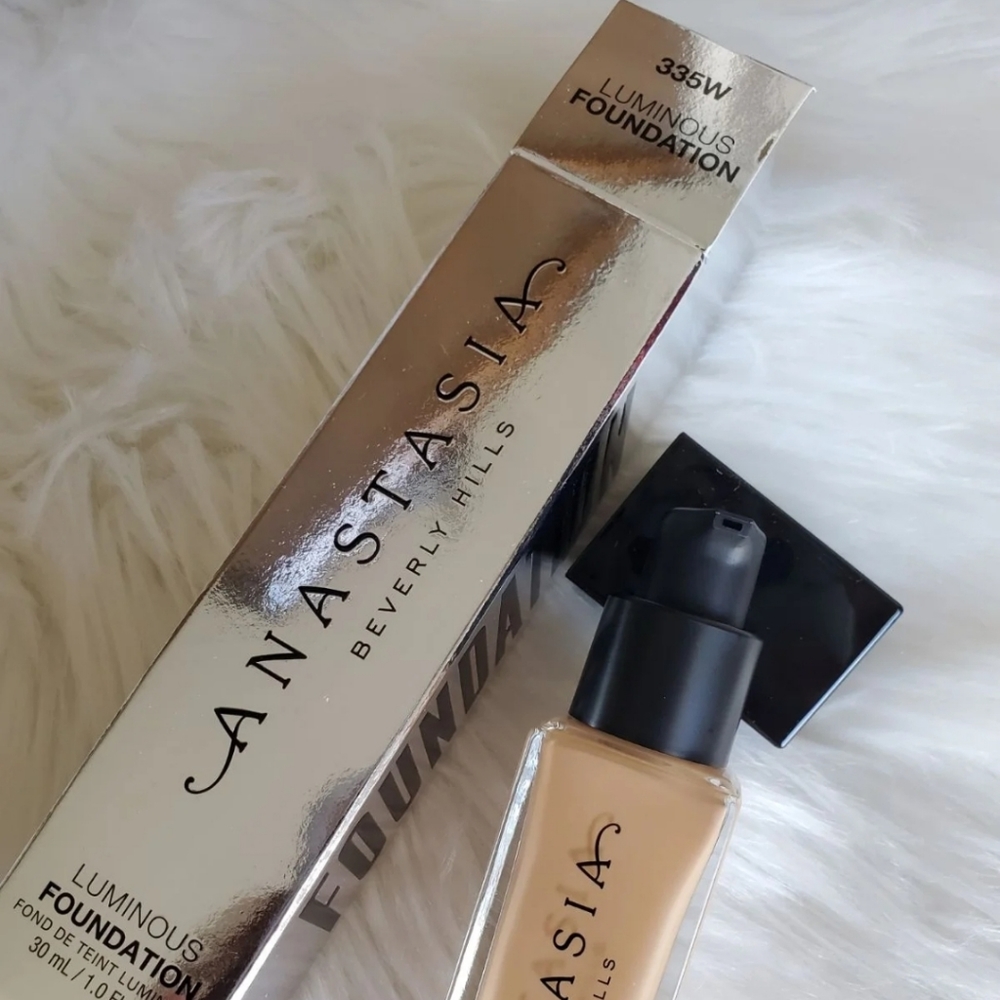 Anastasia Beverly Hills luminous foundation